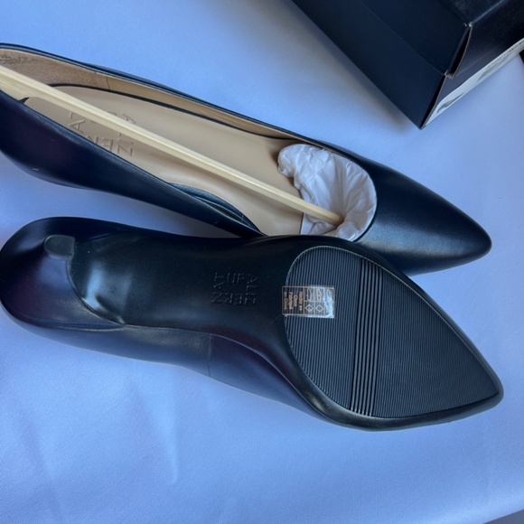 NWT Naturalizer Beverly, Inky Navy Lea, heel pump size 8-1/2 - Picture 4 of 10